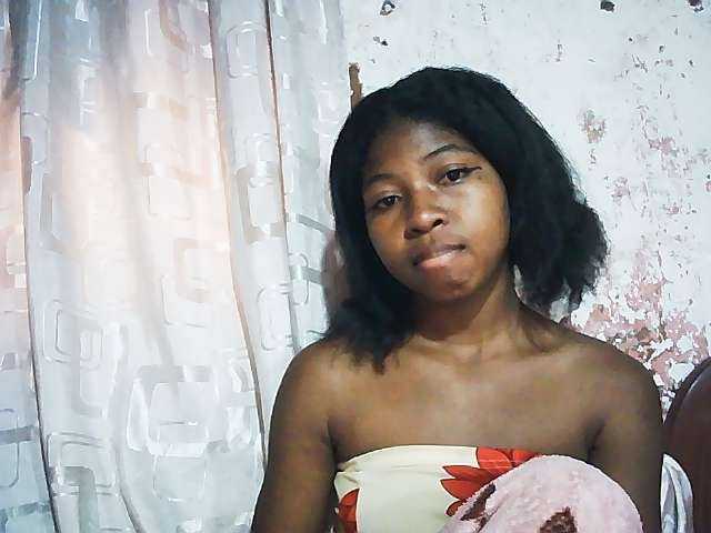 Mimi01 live cam on BongaCams