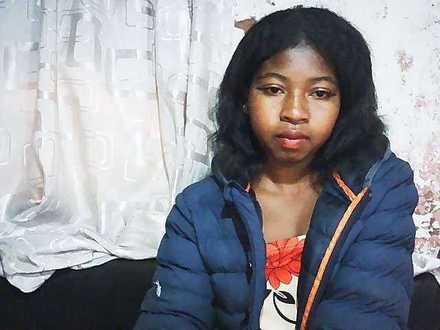 Mimi01 live cam on BongaCams