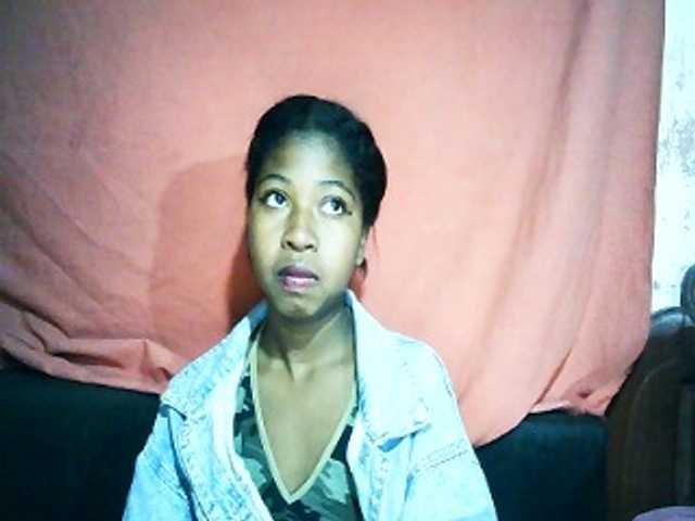 Mimi01 live cam on BongaCams