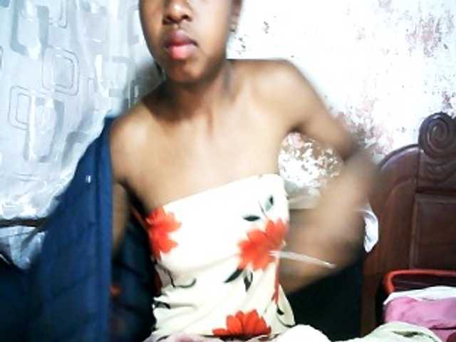 Mimi01 live cam on BongaCams