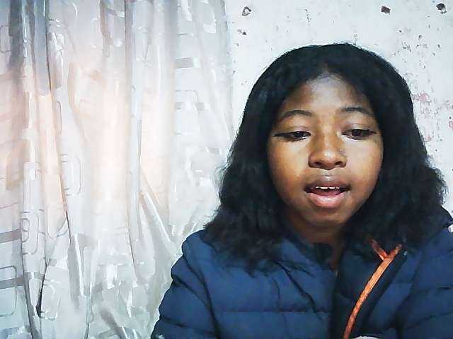 Mimi01 live cam on BongaCams