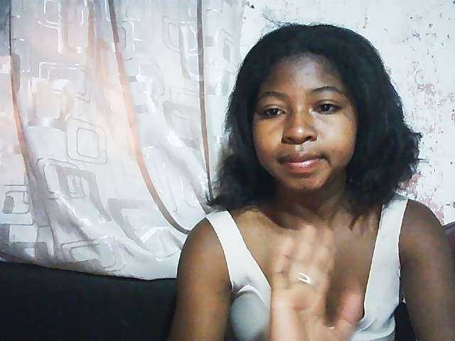 Mimi01 live cam on BongaCams