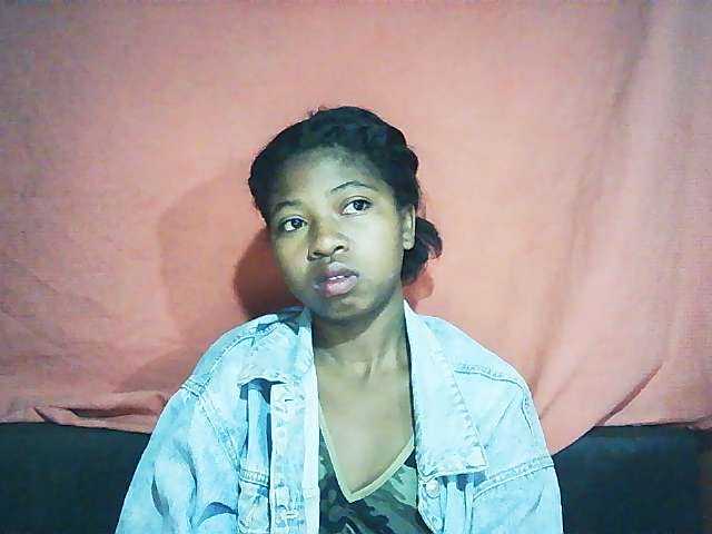 Mimi01 live cam on BongaCams