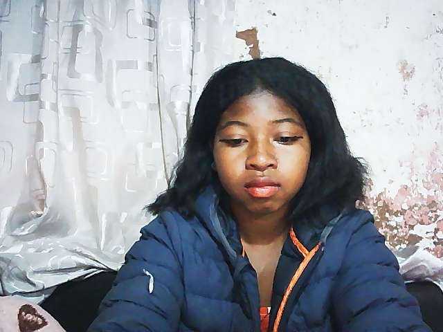Mimi01 live cam on BongaCams