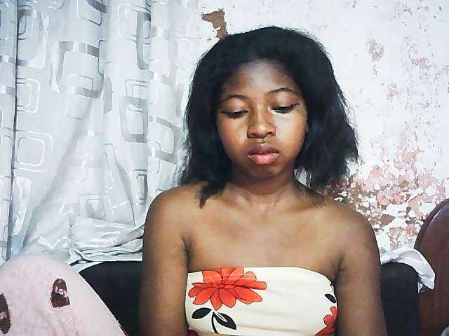 Mimi01 live cam on BongaCams