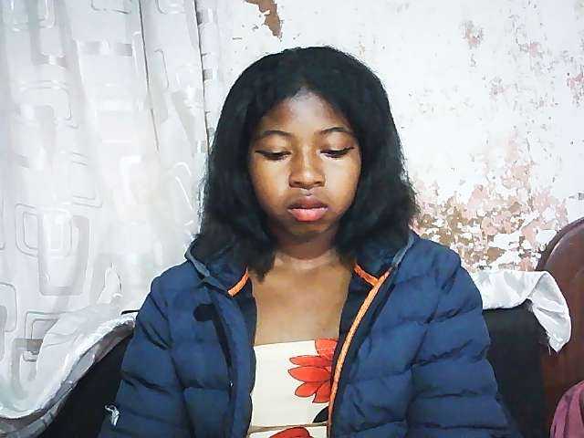 Mimi01 live cam on BongaCams