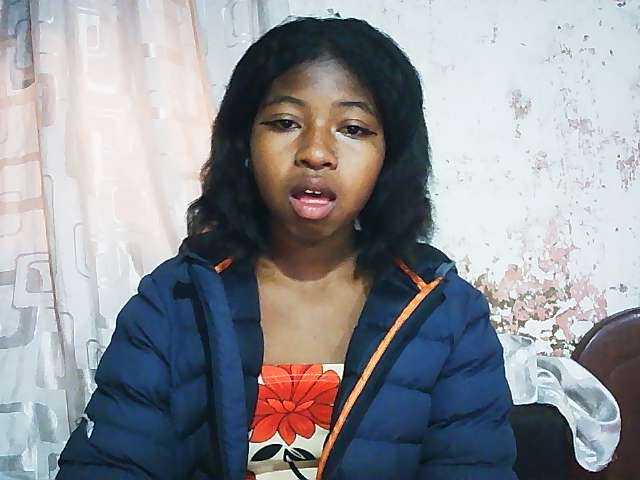 Mimi01 live cam on BongaCams