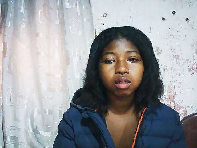 Mimi01 live cam on BongaCams