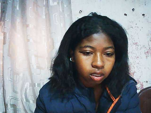 Mimi01 live cam on BongaCams