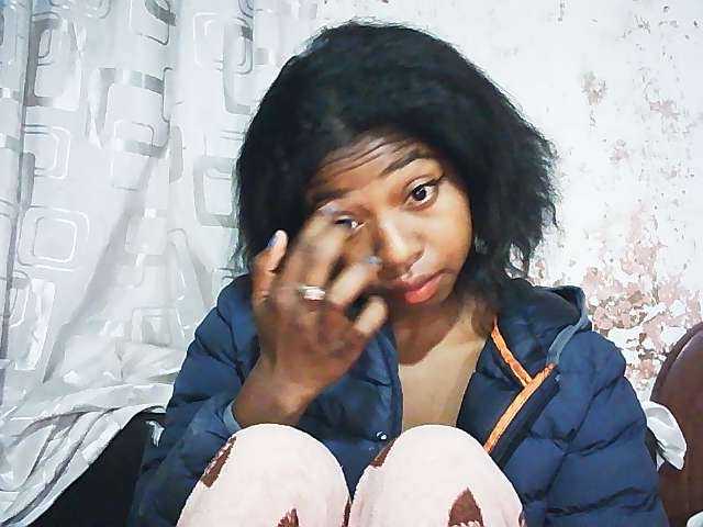 Mimi01 live cam on BongaCams
