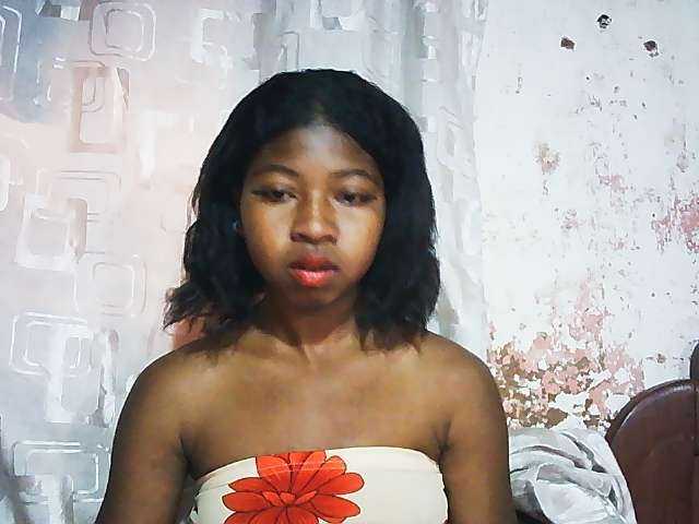 Mimi01 live cam on BongaCams