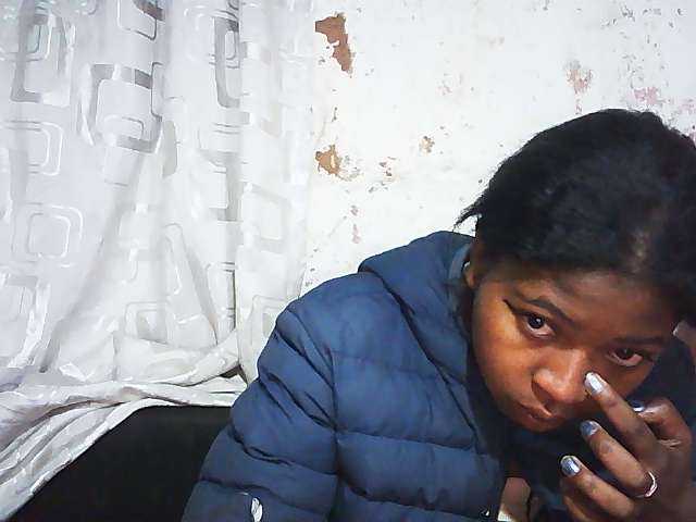 Mimi01 live cam on BongaCams