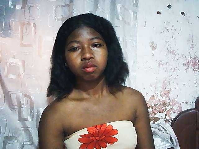 Mimi01 live cam on BongaCams