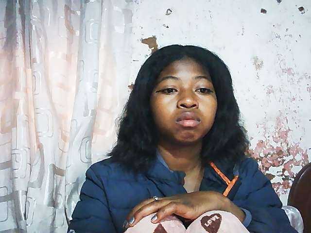 Mimi01 live cam on BongaCams