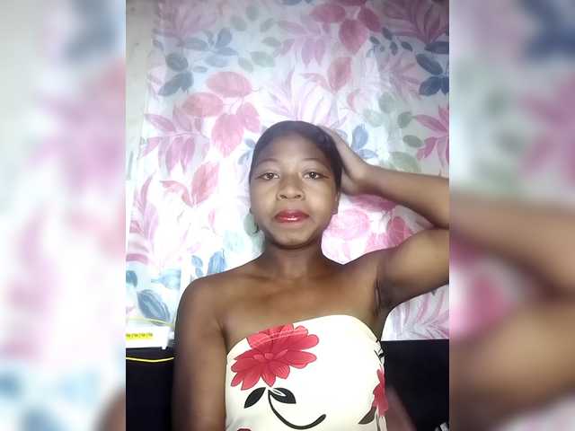 Mimi01 live cam on BongaCams
