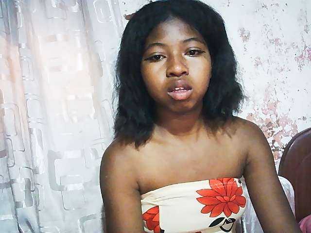 Mimi01 live cam on BongaCams