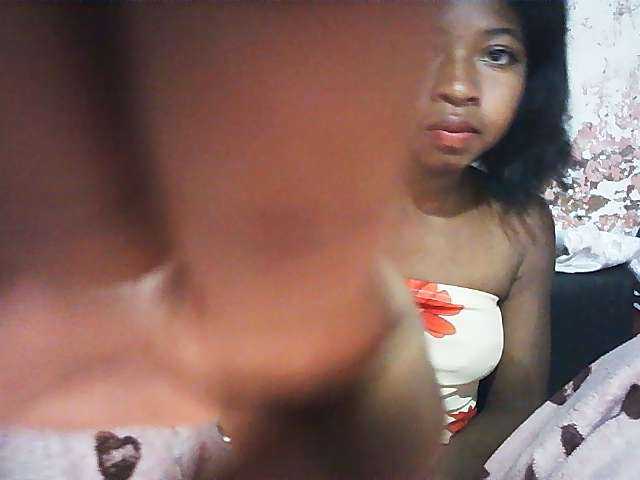 Mimi01 live cam on BongaCams