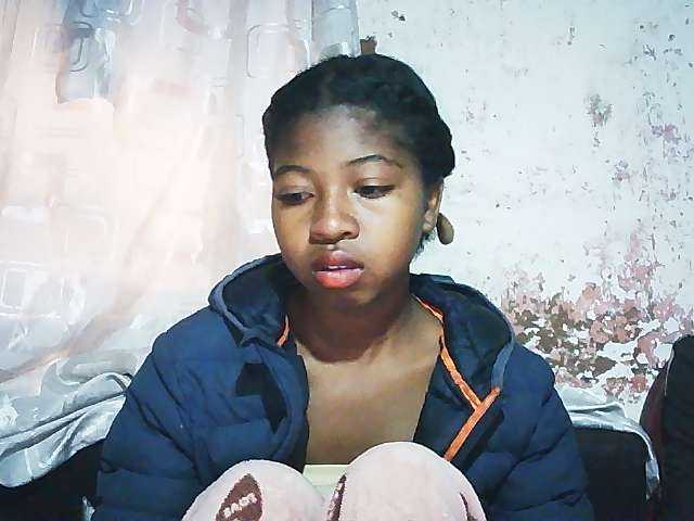 Mimi01 live cam on BongaCams