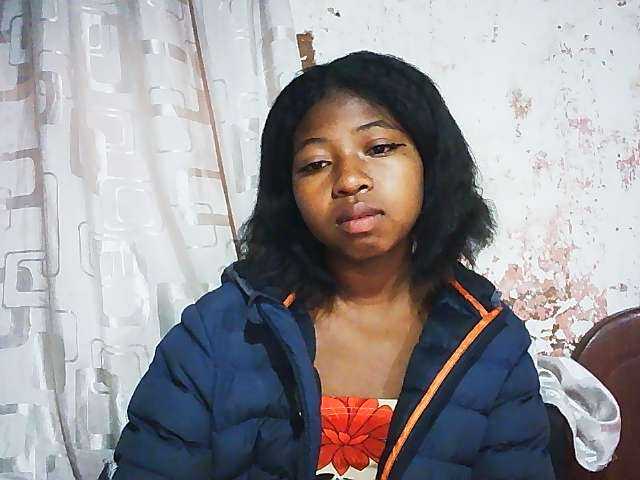 Mimi01 live cam on BongaCams