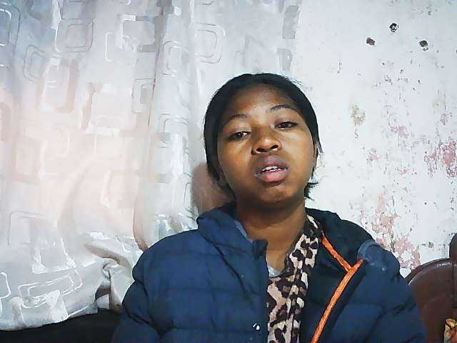 Mimi01 live cam on BongaCams