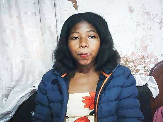 Mimi01 live cam on BongaCams