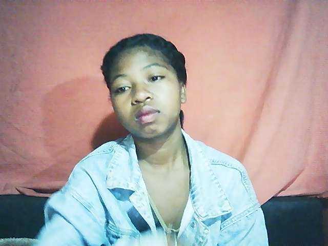 Mimi01 live cam on BongaCams