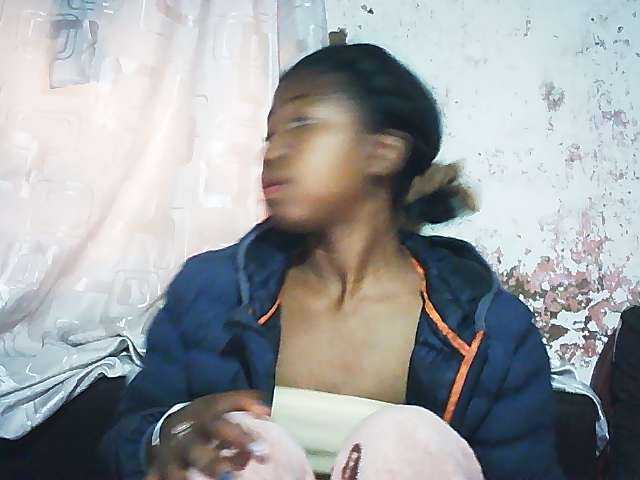 Mimi01 live cam on BongaCams