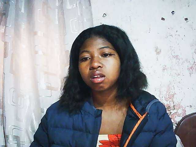 Mimi01 live cam on BongaCams