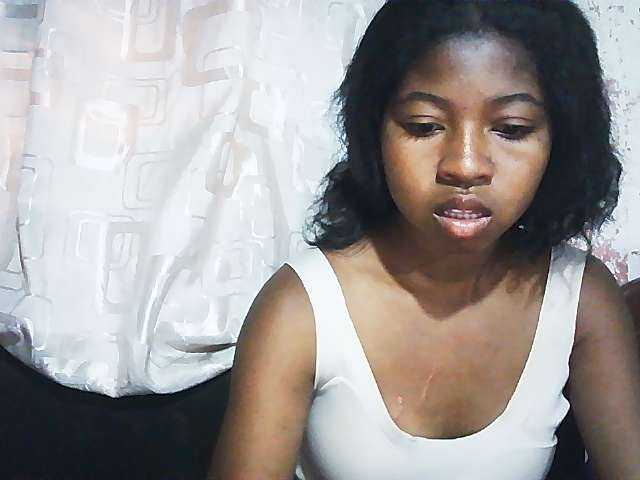 Mimi01 live cam on BongaCams