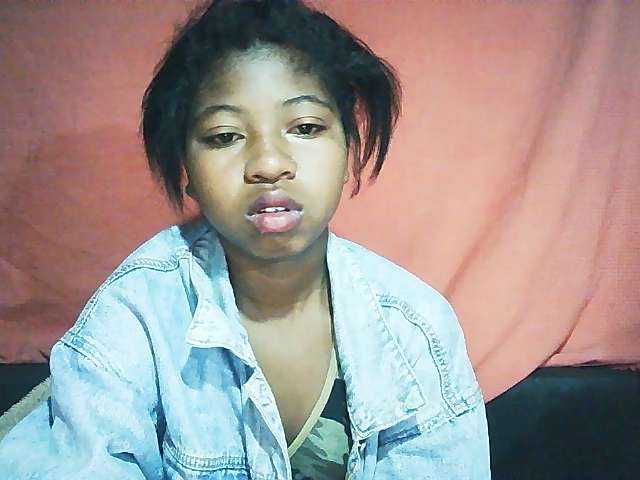 Mimi01 live cam on BongaCams