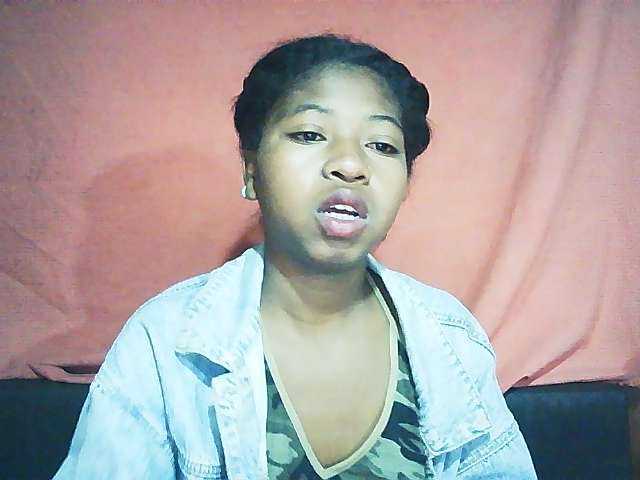 Mimi01 live cam on BongaCams