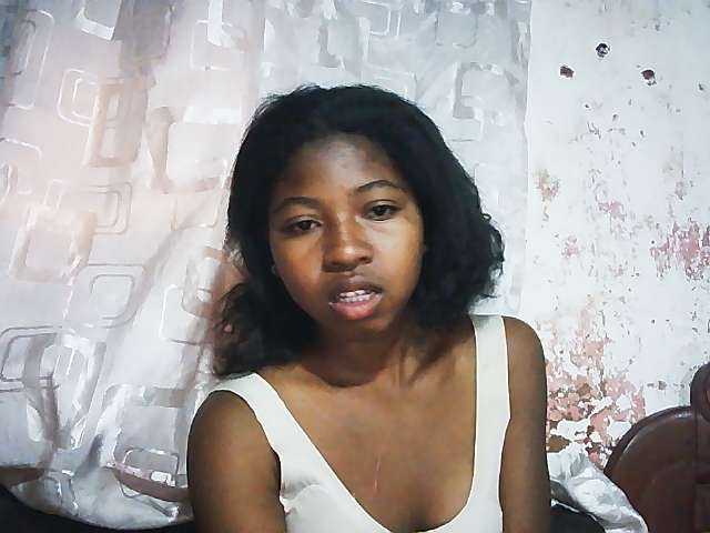 Mimi01 live cam on BongaCams