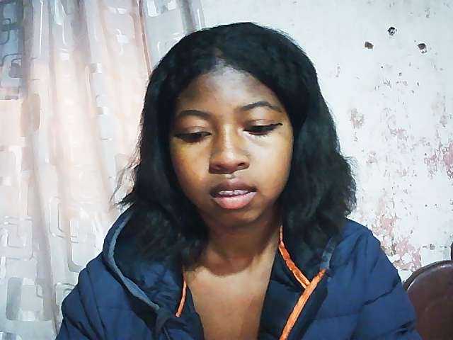 Mimi01 live cam on BongaCams