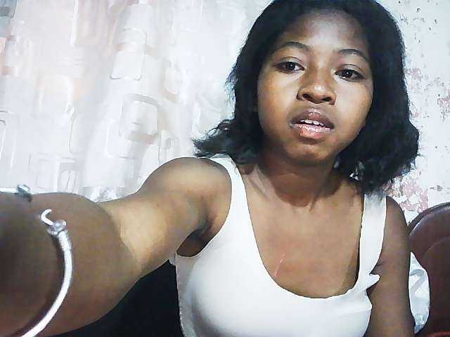 Mimi01 live cam on BongaCams