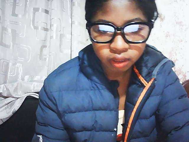 Mimi01 live cam on BongaCams