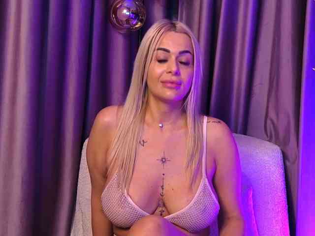 CandyBlondeX
