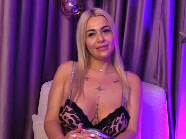CandyBlondeX