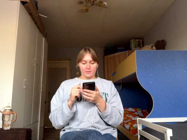MaudeFenster live cam on BongaCams