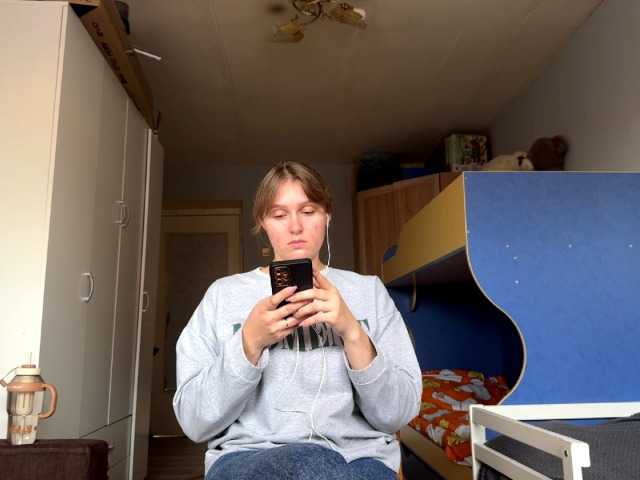 MaudeFenster live cam on BongaCams