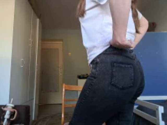 MaudeFenster live cam preview