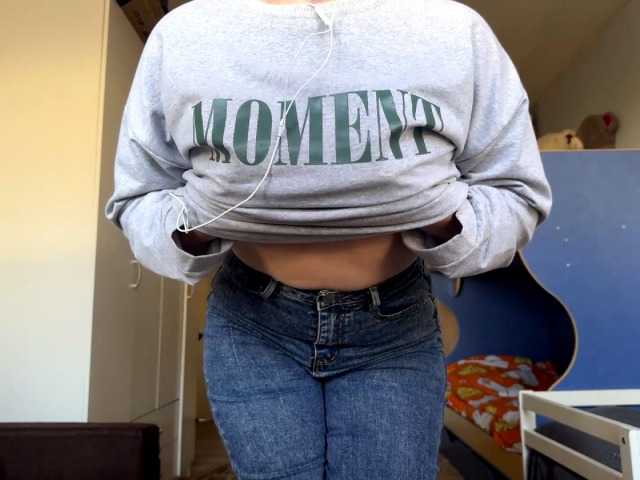 MaudeFenster live cam on BongaCams