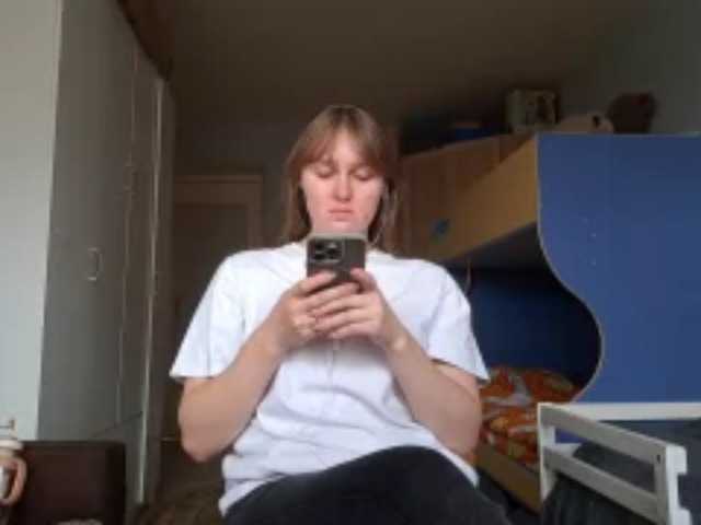 MaudeFenster live cam on BongaCams