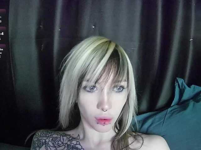 Elyyyra live cam on BongaCams