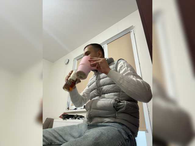 Andrew600