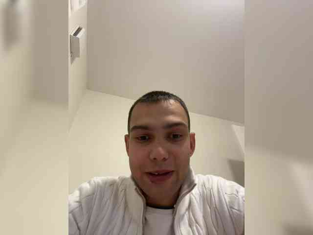 Andrew600