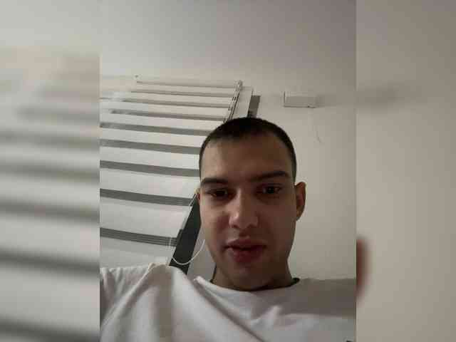 Andrew600