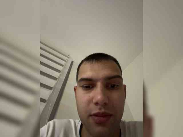 Andrew600