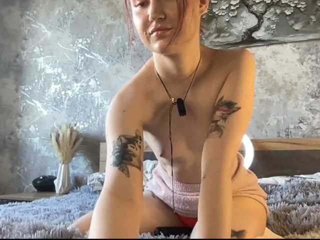 StrawberryCream live cam on BongaCams