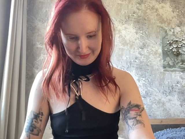 StrawberryCream live cam preview
