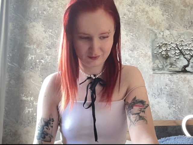 StrawberryCream live cam preview